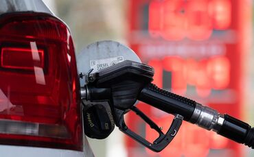 «Abzocke» an der Tankstelle? Die Regierung will Maßnahmen ergreifen.