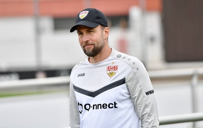 VfB-Trainer Sebastian Hoeneß will gegen Leipzig gewinnen.