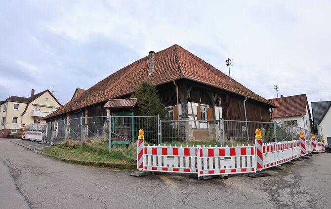 Einsturzgefährdet: Die Alte Kelter in Schornbach.