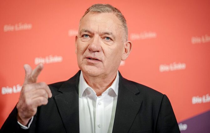 Linken-Chef Jan van Aken weist Antisemitismus-Vorwürfe zurück. (Archivbild)