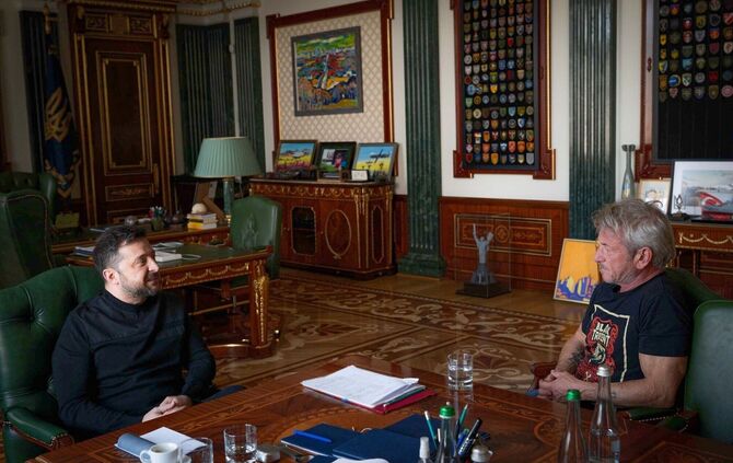 Ukraine-Krieg - Sean Penn trifft Selenskyj in Kiew