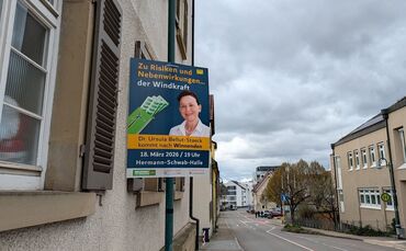 Die Bürgerstimme bewirbt die nächste Anti-Windkraft-Veranstaltung in der Hermann-Schwab-Halle.