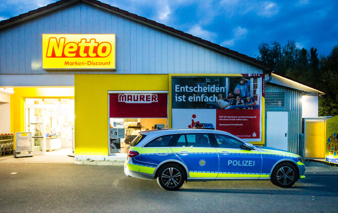 Am 14.07. haben bislang Unbekannte versucht, den Netto in Leutenbach zu überfallen.