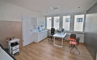 Die Hausarztpraxis versorgt bei akuten Beschwerden neben Erwachsenen auch Kinder, die keinen Kinderarzt haben.