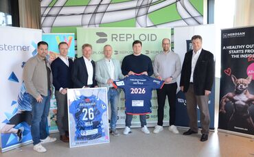 Der TVB Stuttgart und der HSC Wels machen gemeinsame Sache. Auf dem Foto von links nach rechts: Manuel Arzt (Vorstandsmitglied H