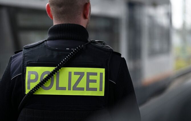 Neben der Bundespolizei sind weitere Einsatzkräfte vor Ort. (Symbolbild)