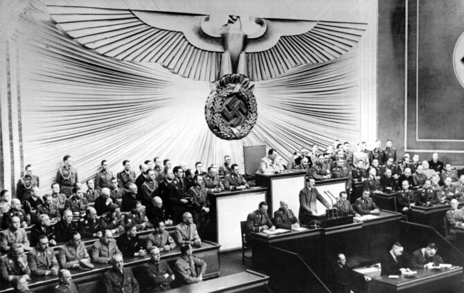 Hitler spricht am 1. September in der Krolloper.