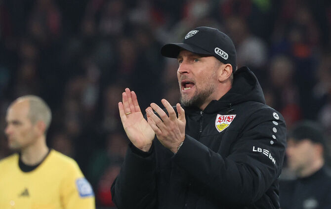 VfB-Trainer Sebastian Hoeneß glaubt an die Chancen des VfB in Porto.