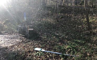 Kneipp-Anlage Aichenbach: Wo sonst eine ruhige Idylle herrscht, scheinen Vandalen unterwegs gewesen zu sein.