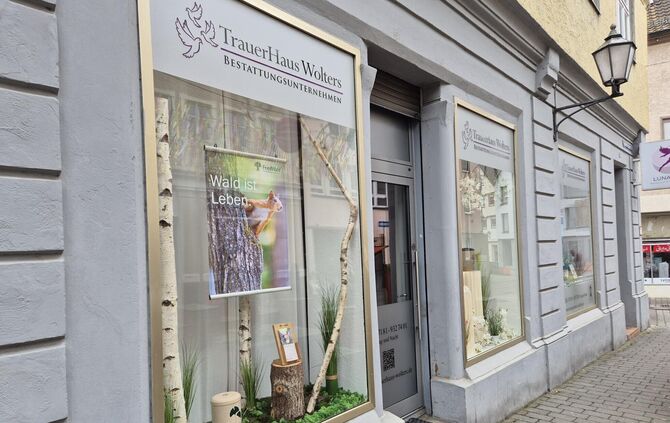 Trauerhaus Wolters jetzt in der Gottlieb-Daimler-Straße 33.