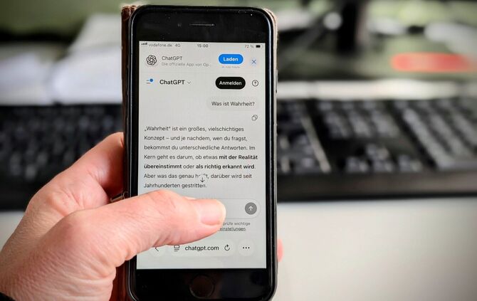 Eine Antwort auf alle Fragen: Das versprechen sich viele inzwischen von KI-Anwendungen.