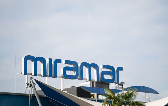 Rundgang zum Wiederaufbau des Erlebnisbades Miramar