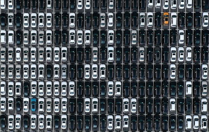 Autos am Hafen von Dalian