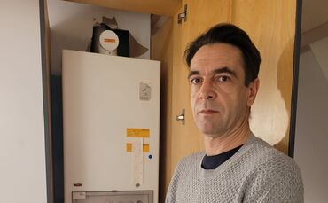 Kay-Uwe Franck, hier im Heizungsraum seines neuen Hauses, wohnte bis Oktober in Waiblingen.