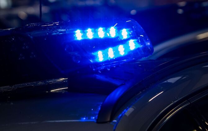 Der 15-Jährige flüchtete vor einer Polizeistreife. (Symbolbild)