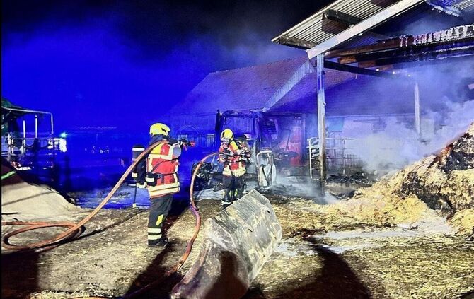 Ein Bild vom Feuerwehreinsatz in den frühen Morgenstunden am Freitag (20.03.).
