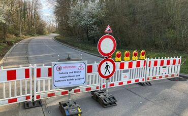 Sperre auf der Klinglestalstraße in Waiblingen-Neustadt.