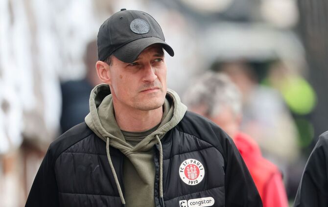 Trainer Alexander Blessin vom FC St. Pauli