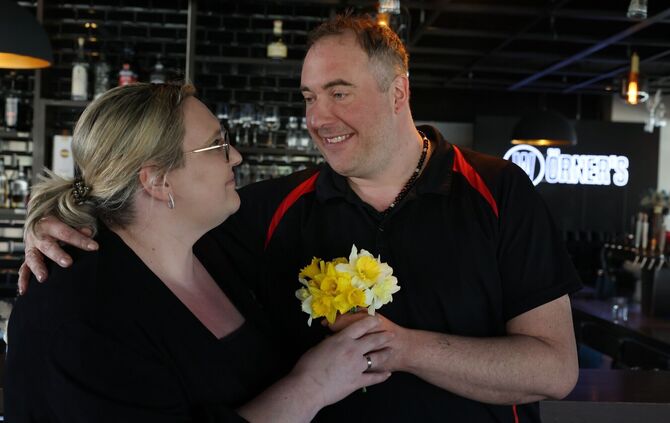 Melanie und Marcel Wörner sind seit 25 Jahren zusammen - und haben sich noch ganz klassisch, nicht beim Speeddating oder über Da