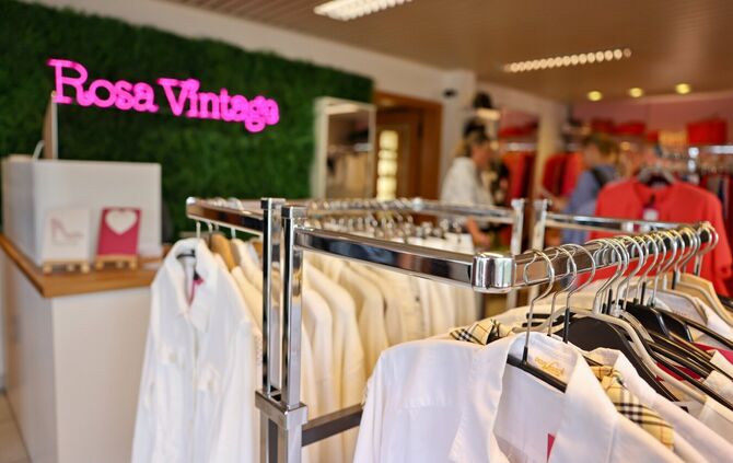 Der Waiblinger Secondhandladen "Rosa Vintage" hat sogar einen Ableger in Stuttgart eröffnet. Der Trend zu gebrauchter Mode wächs