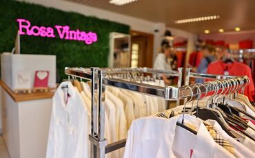 Der Waiblinger Secondhandladen "Rosa Vintage" hat sogar einen Ableger in Stuttgart eröffnet. Der Trend zu gebrauchter Mode wächs
