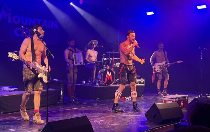 Gerne halbnackt auf der Bühne und ziemlich erfolgreich: die Mountain Crew.
