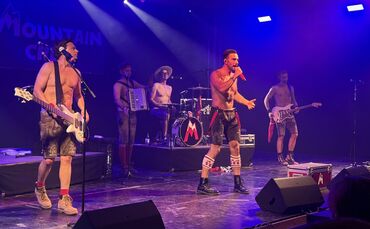 Gerne halbnackt auf der Bühne und ziemlich erfolgreich: die Mountain Crew.