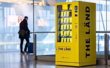 Nett-Hier-Stickerautomat am Stuttgarter Flughafen