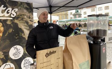 Der 25-jährige Vedran Blazenovic auf dem Wochenmarkt in Stuttgart. Zuvor war er auch Marktbeschicker in Waiblingen.
