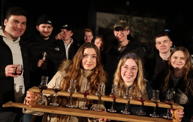 Auffällig viele junge Besucherinnen und Besucher waren bei "Streich brennt" (hier bei Geiger).