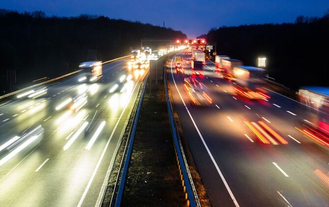 Fahrzeuge auf der Autobahn