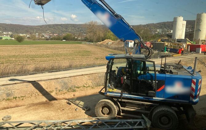 Baggerfahrer bei ICE-Unfall nahe Gelnhausen verletzt