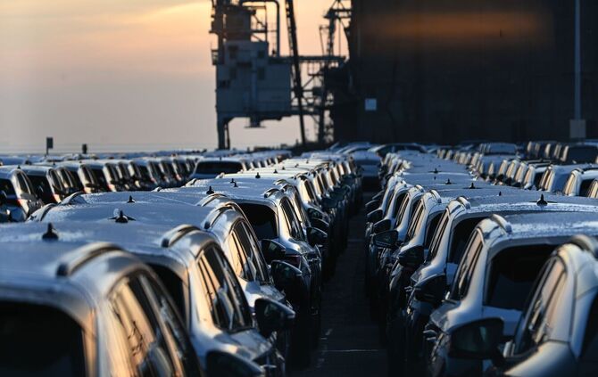 Autoexporte am Hafen Emden