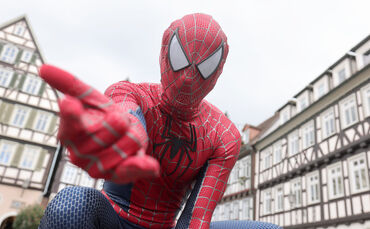 Marcel Grimm in seinem Spiderman-Kostüm.