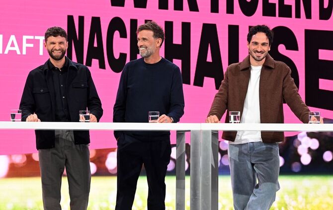Telekom-Pressekonferenz:Konzept zur WM mit Klopp, Müller, Hummels