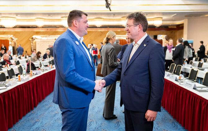 Erste Tarifrunde der Chemie- und Pharmaindustrie