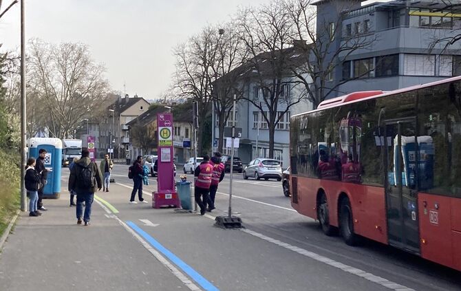 Dammstraße in Waiblingen: Am Dienstag (24.03.) endet der Schienenersatzverkehr mit Ersatzbussen. Wie ist das Fazit der Pendler?