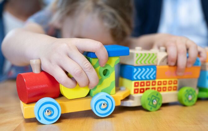 Zwei Spielzeugfiguren sind von dem Rückruf betroffen. (Symbolbild)