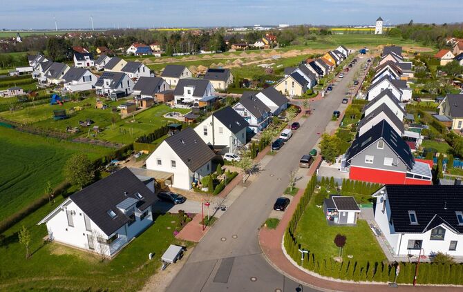 Eigenheime sind gefragt: Die Preise zogen 2025 deutlich an. (Archivbild)