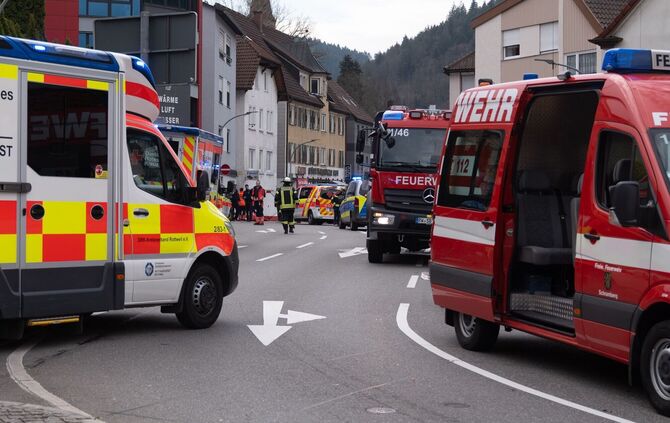 Lastwagen erfasst Mutter und Kind - beide tot