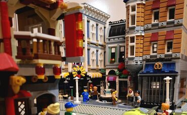 Eine Stadt, ein Mittelalter-Aufbau und vieles mehr aus Lego ist beim Ostermarkt der Landfrauen Buoch zu sehen.
