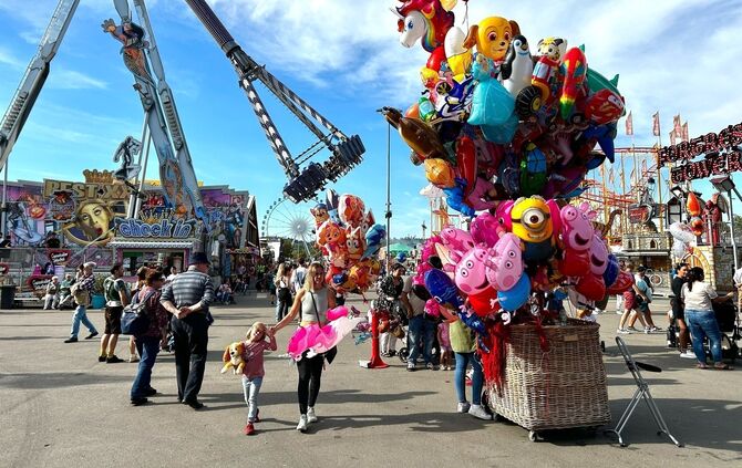 An Familientagen gibt es verschiedene Aktionen auf dem Stuttgarter Frühlingsfest (Symbolfoto).