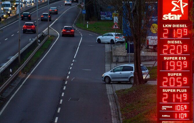 Bundestag stimmt über Spritpreis-Paket ab