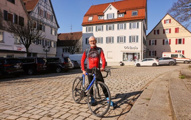 Hier vor dem Rathaus und der Kreissparkasse reihen sich beim Welzheimer Frühling wieder Drahtesel an Drahtesel auf der Fahrradbö