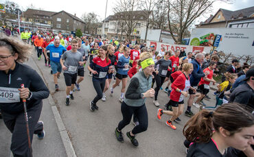 Eindruck vom Start des 52. Settener Volkslaufs 2025 (Archivfoto).