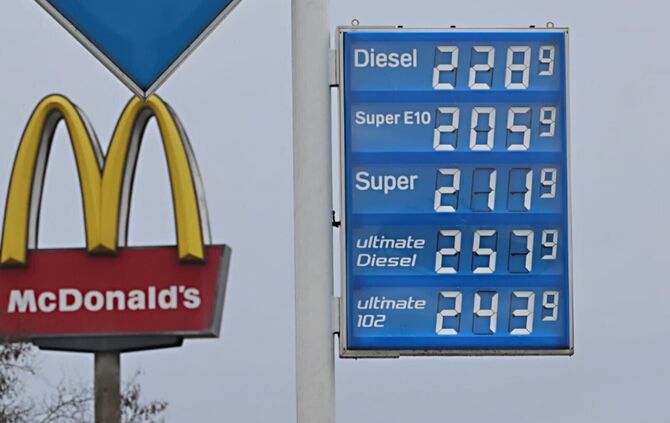 Big Mac essen oder Diesel tanken? Beides ist nicht gerade billig.