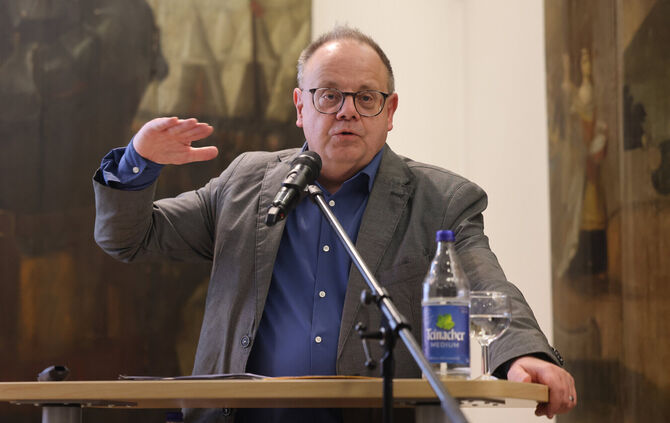 Oberbürgermeister Bernd Hornikel gibt sich kämpferisch: Geht der Gemeinderat mit, will er den Beschwerdeweg gegen das Land besch