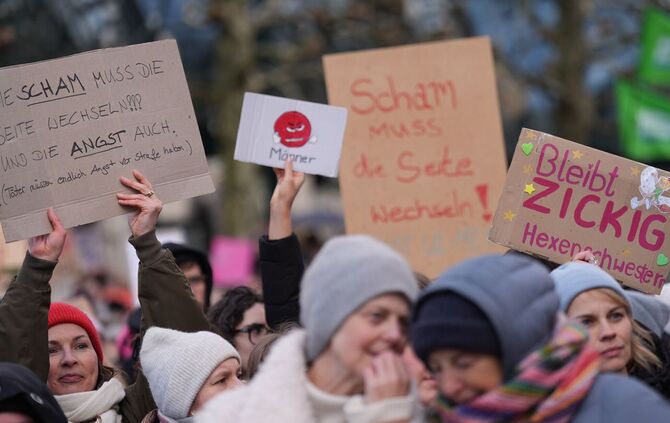 Demonstration gegen sexualisierte Gewalt gegen Frauen