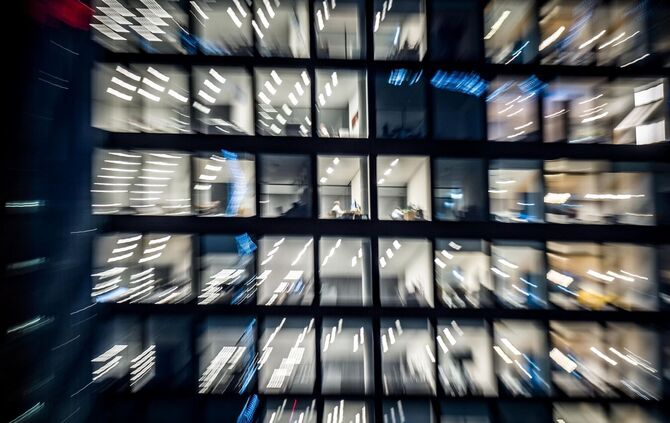 Arbeitnehmer täuschen Aktivität am Arbeitsplatz vor.