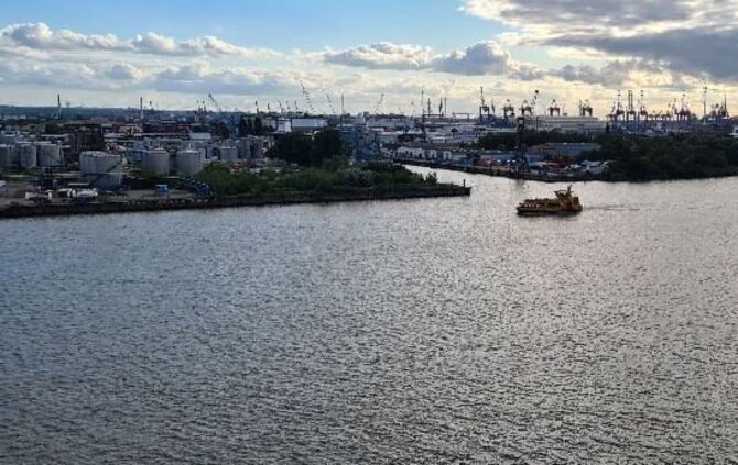 Knut Bormann berichtet in Stetten über die Atlantiküberquerung mit der Queen Mary 3 von Hamburg nach New York.